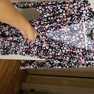 Beautiful wrap dress true to size large